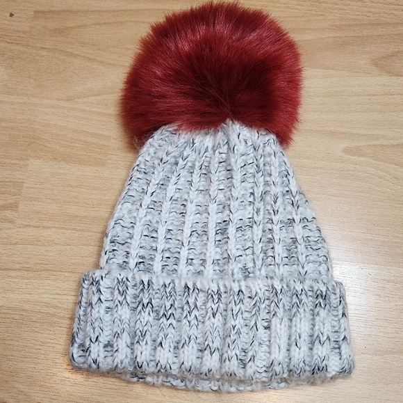 Barney's New York Wool Blend Grey Knit Beanie Faux Fur Large Red Pom Pom - Picture 10 of 11